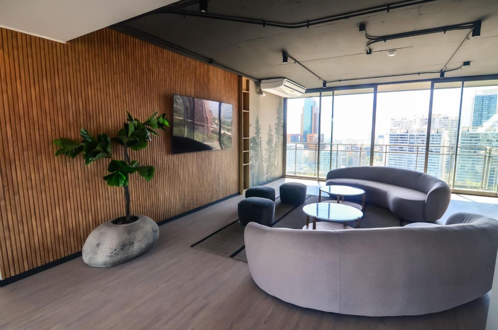 Radiant 1br In Prime Condes Location Apartamento